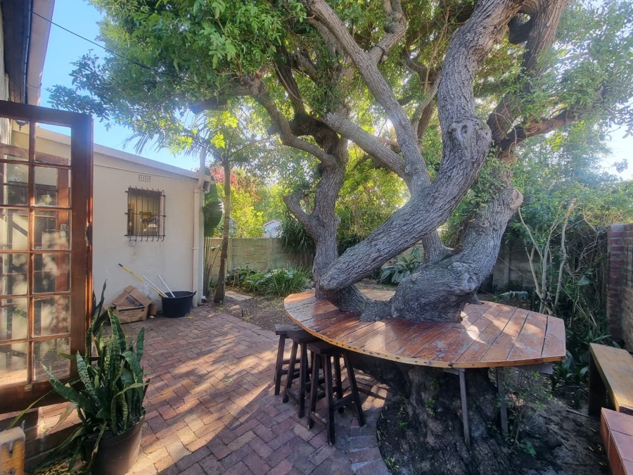 2 Bedroom Property for Sale in Claremont Western Cape